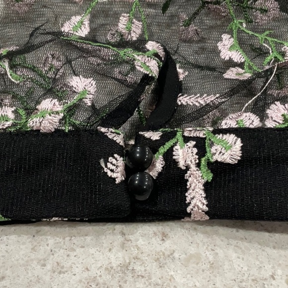 🆕 Lulus Radiant love black floral embroidered short sleeve skater dress size M - Picture 12 of 13